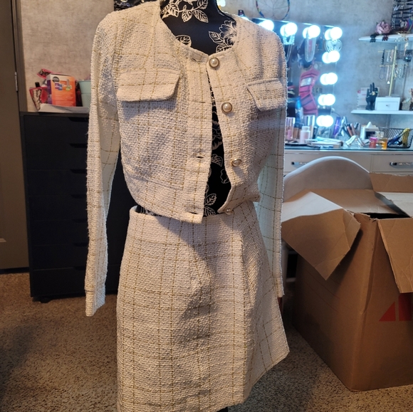 2 pc business suit - Picture 2 of 5